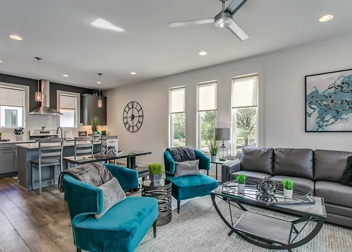 Brand New Music City Townhome - Close To East Nashville & Famous Broadway Street